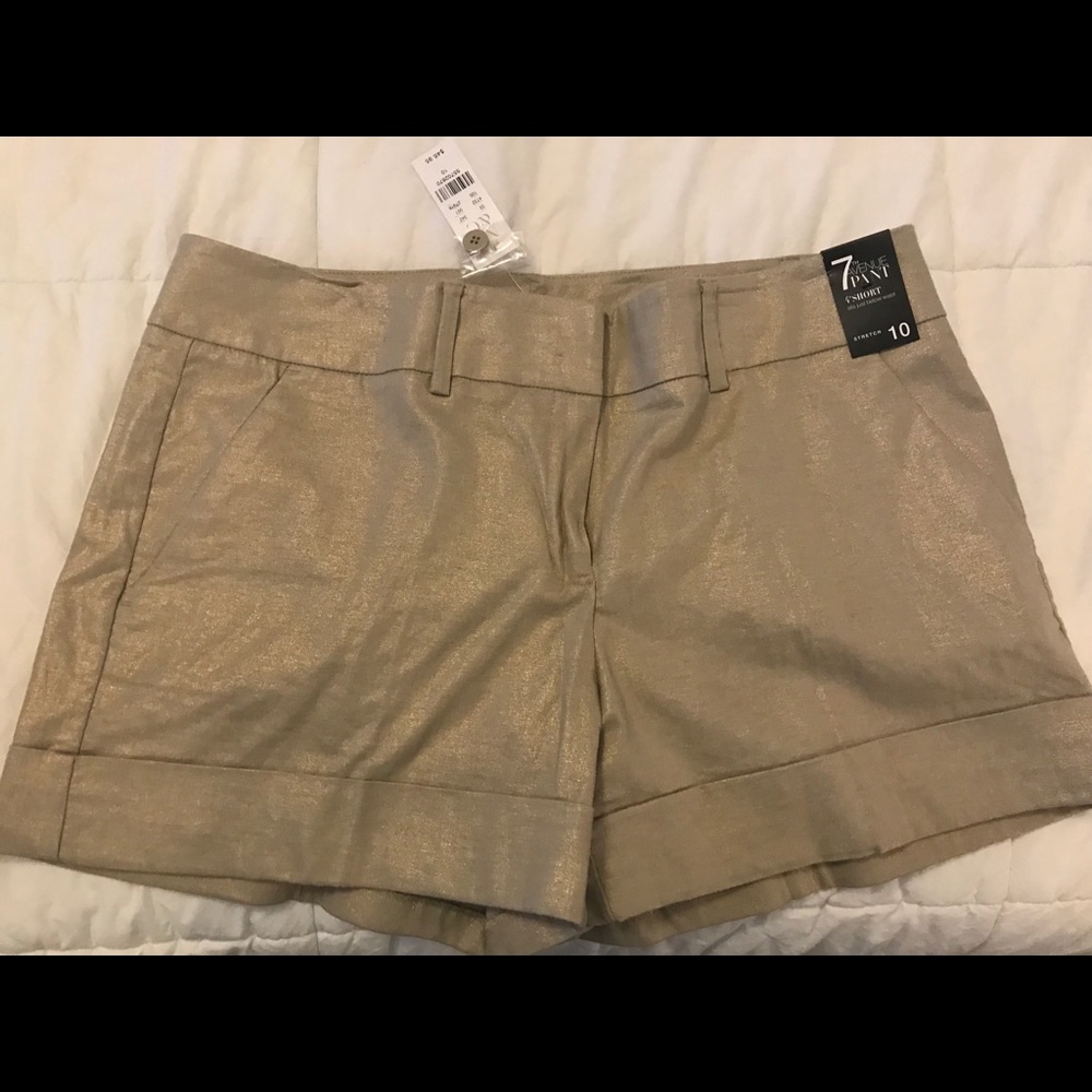 NWT New York and Company gold shorts — Size 10